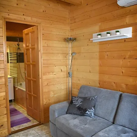 Velence Korzo Pihenohaz Kapolnasnyek