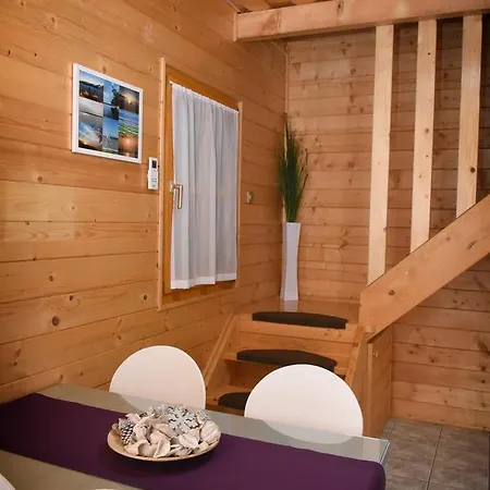 Velence Korzo Pihenohaz * Kapolnasnyek