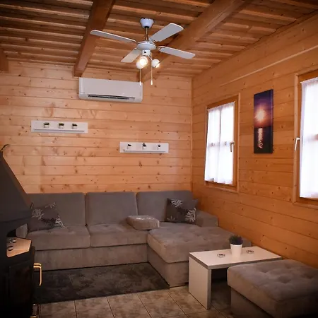 Velence Korzo Pihenohaz Holiday home Kapolnasnyek