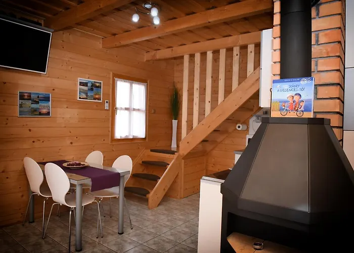 Ferienhaus Velence Korzo Pihenohaz *